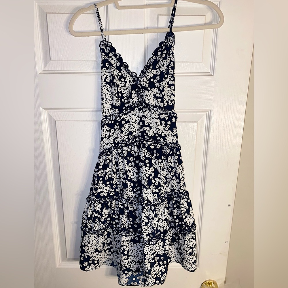 NEVER WORN SIZE MEDIUM (4/6) DRESS